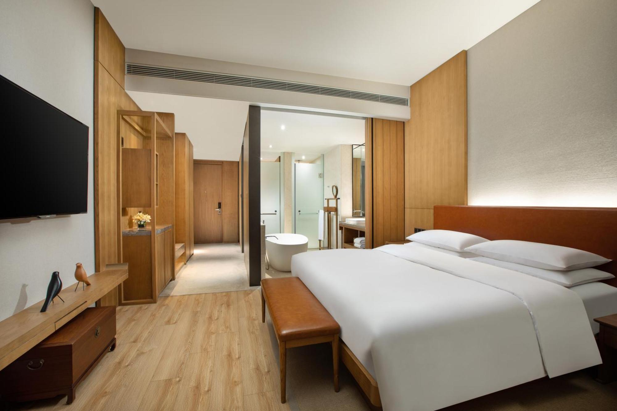 Voco Thousand Island Lake By Ihg Chun'an Exterior foto